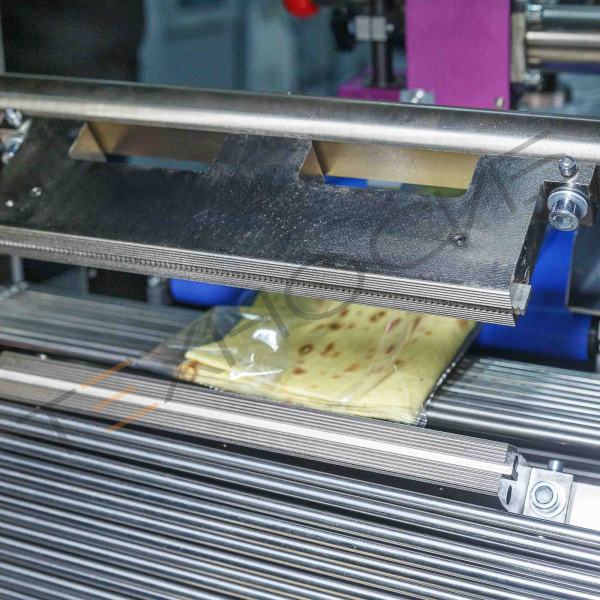 Горизонтальная упаковочная машина DXDZ-600XD (3 servo, лент. 280 мм, рег. форм., min bag L 130, H max. 65, трансп.попереч.запайки) Техно-Сиб - Купить с доставкой по всей России 19